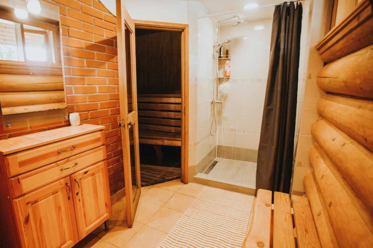 Brivdienu Maja Ar Pirti "Strautkalni" Ieriki Exterior photo