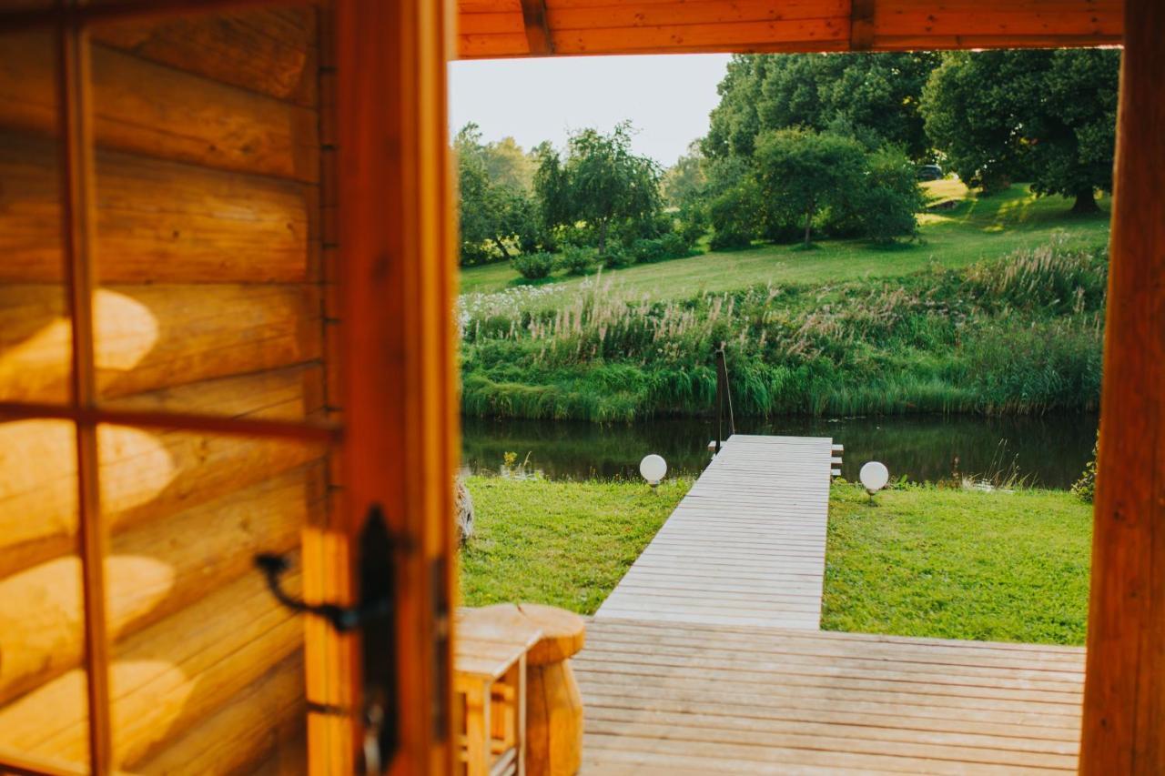 Brivdienu Maja Ar Pirti "Strautkalni" Ieriki Exterior photo